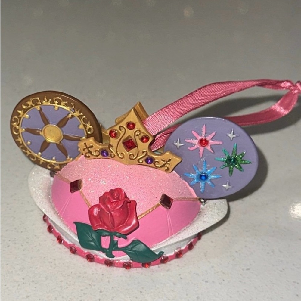 Disney World Aurora Mickey War hat Ornament. Limited edition.